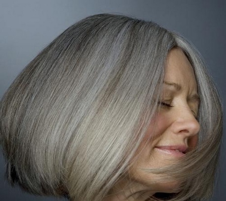 Coiffures cheveux blancs et gris