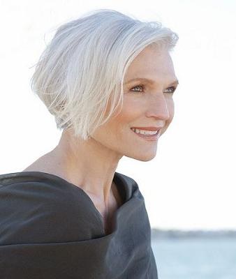 Coupe de cheveux pour cheveux blancs