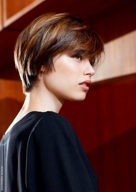 Coiffure courte tendance 2020 femme