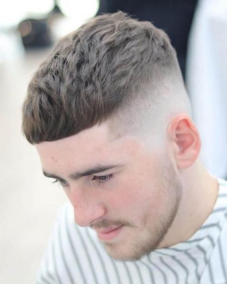 Coupe homme cheveux court 2020