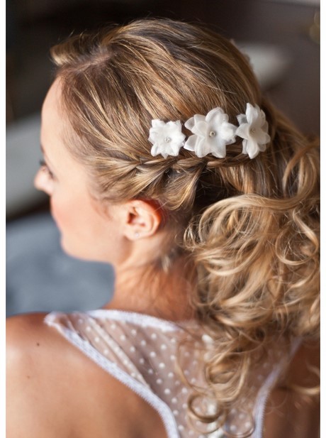 Chignon avec fleur