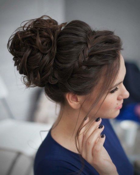 Chignon haut tressé