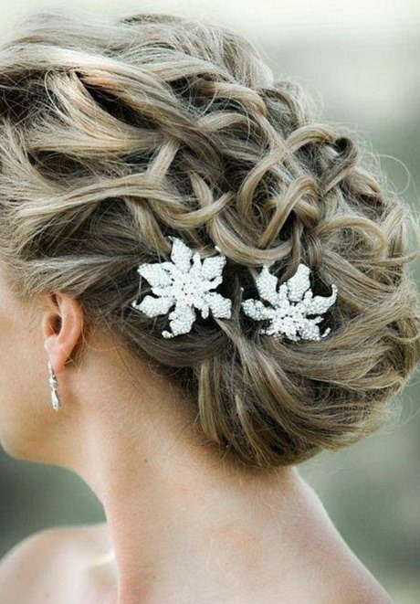 Chignon tresse et boucle