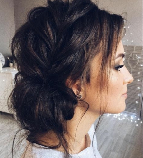 Coiffure chignon decoiffe