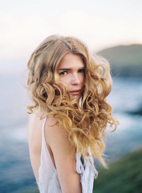 Coiffure de mariée cheveux long lachés