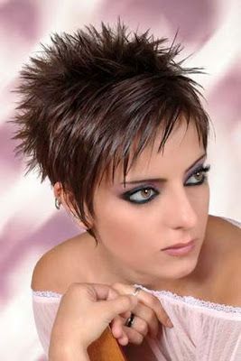 Coiffure femme tres court