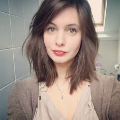 Coupe carré effilé mi long