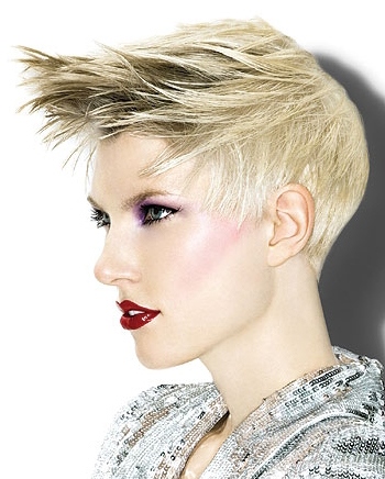 Coupe courte originale femme