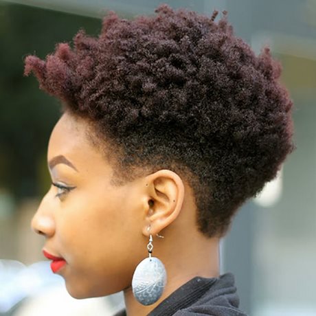 Coupe de cheveux courte moderne