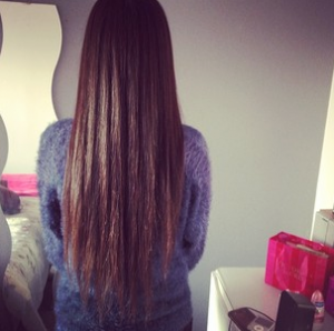 Cheveux tres long femme