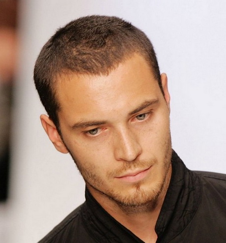 Modele coupe de cheveux homme tres court