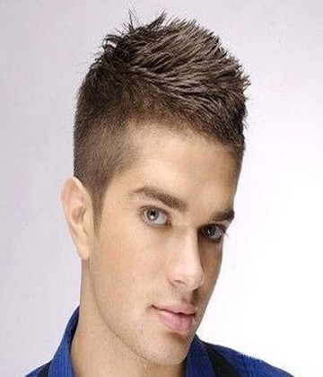 Style de coiffure homme cheveux court