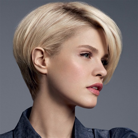 Coupe courte femme visage ovale