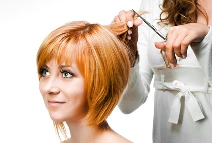 Coupe de cheveux carré pour visage rond