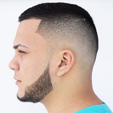 Coupe de cheveux court dégradé homme