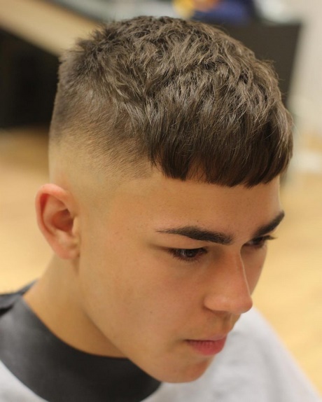 Coupe de cheveux dégradé pour homme