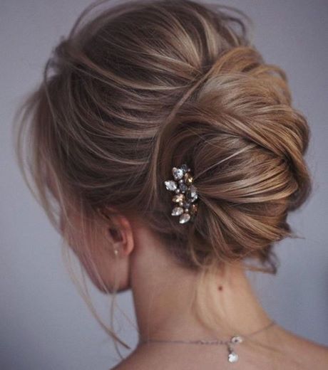 Chignon chic pour mariage