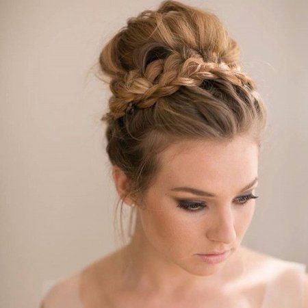 Chignon relevé mariage