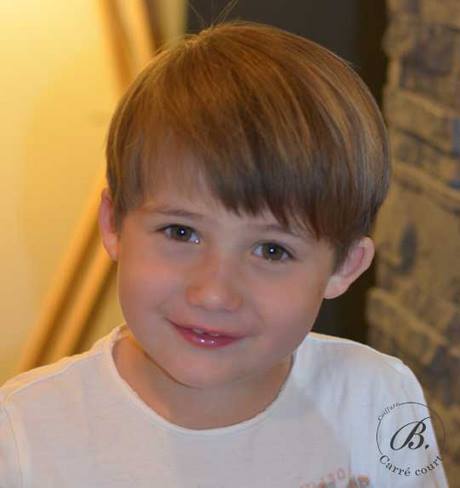 Coiffure carre enfant