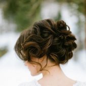 Coiffure chignon bouclé mariage