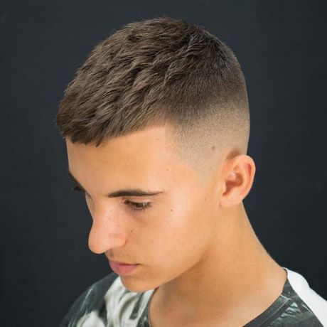 Coiffure homme simple