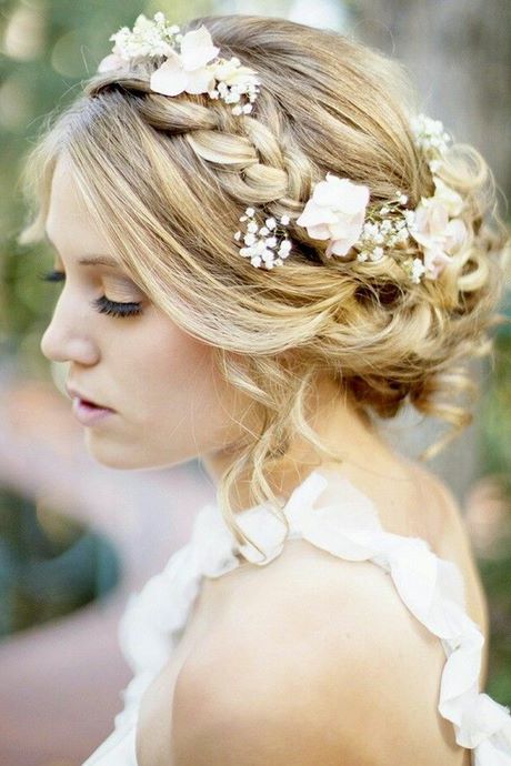 Coiffure mariage fleur cheveux