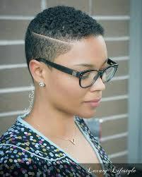 Coupe cheveux court noir femme