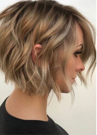 Coiffure courte tendance 2021 femme