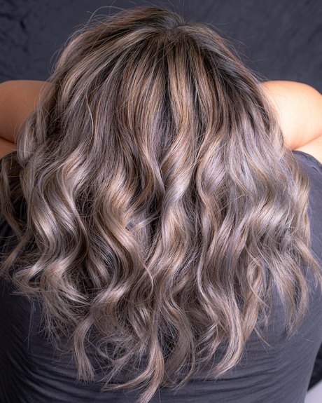 Couleur cheveux tendance été 2021