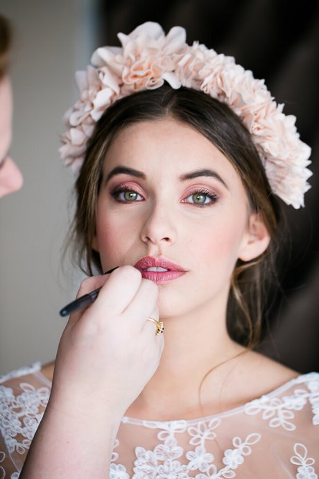 Maquillage et coiffure mariée 2021