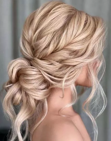 Coiffure mariage cheveux long 2023