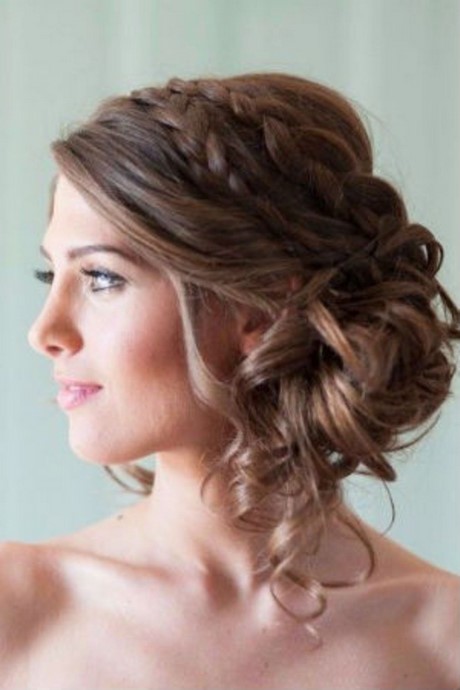 Chignon avec tresse sur le coté