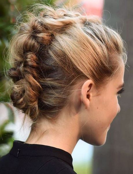 Chignon flou avec tresse