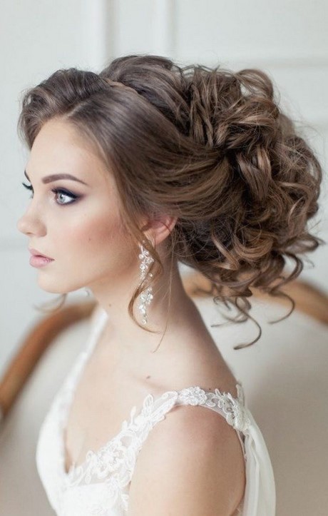 Chignon haut cheveux court