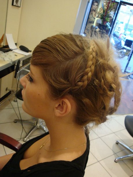 Coiffure a faire avec des tresses