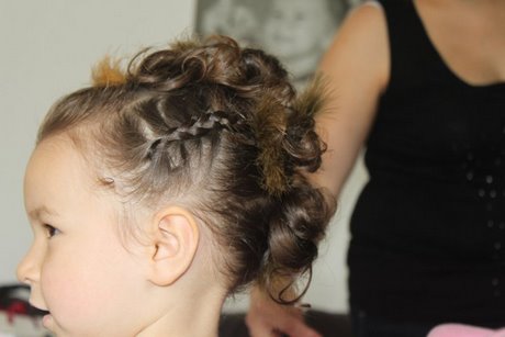 Coiffure bapteme fille 2 ans