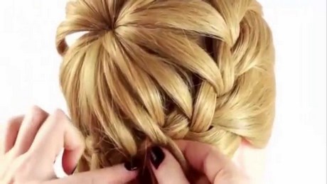 Coiffure chignon fille