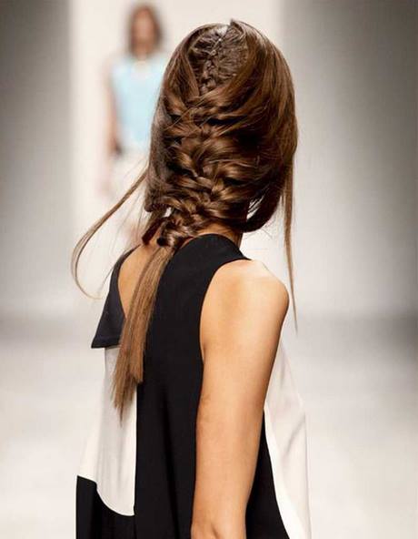 Coiffure couette tresse