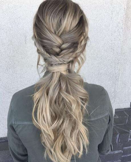 Coiffure couette tresse