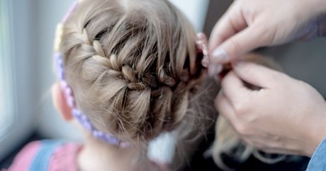 Coiffure enfant chignon