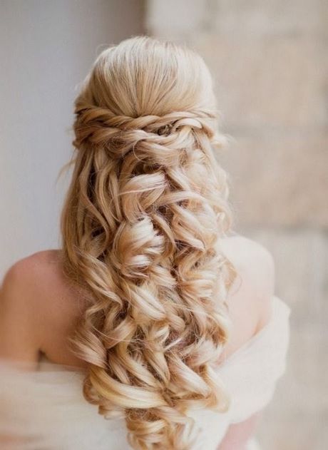 Coiffure mariage boucle et tresse