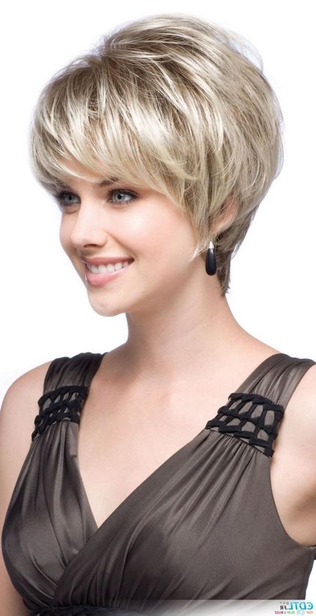 Coiffure pour femme cheveux court