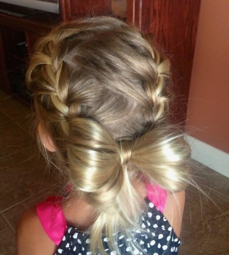 Coiffure princesse petite fille