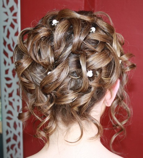 Idée coiffure petite fille pour mariage