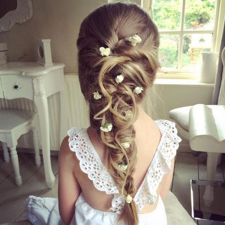 Petite fille coiffure