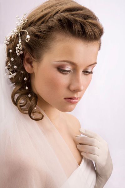 Photo coiffure mariée cheveux courts