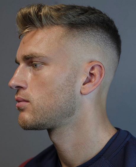 Nouvelle coupe de cheveux homme 2022