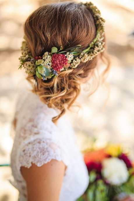 Coiffure mariage avec fleurs naturelles