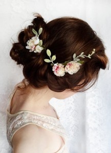 Coiffure mariée fleurs naturelles