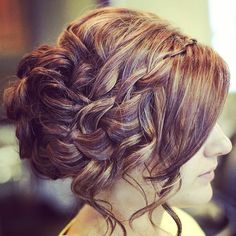 Coiffure pour mariage cheveux long chignon